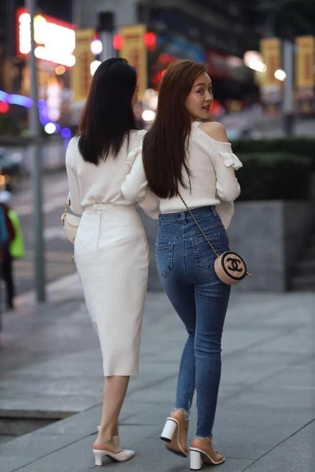 穿搭|闺蜜之间的穿搭流行的穿法,应该是这两位小姐姐的穿搭了吧