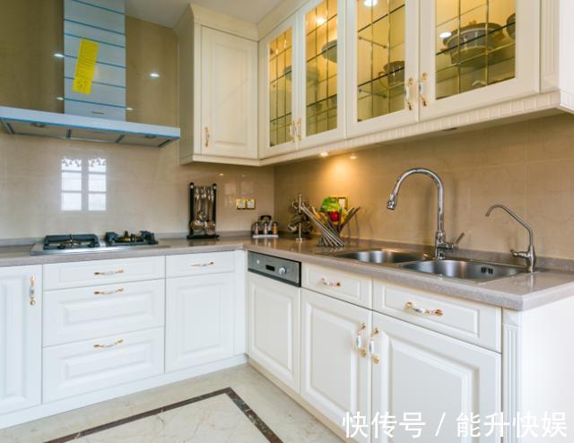 橱柜|怎样安装橱柜要认真注意3点,让你爱上做饭的感觉