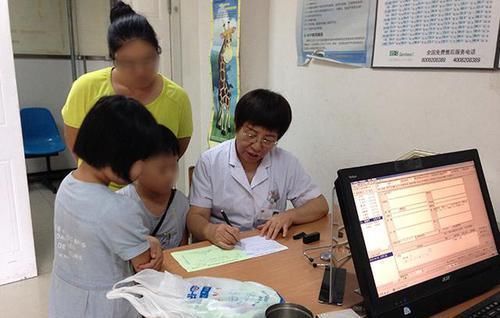 睡眠|父母都是高个子,儿子却“矮”人一等,问题出在了3个方面上