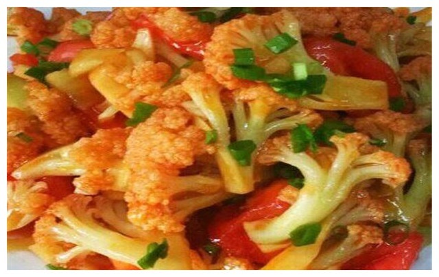 花菜不要直接入锅炒，只要多加1步骤，花菜口感酸脆，特别下饭！