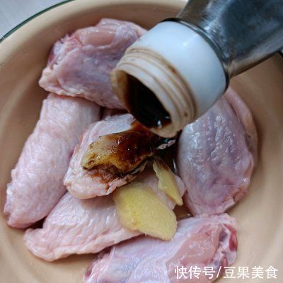 家常菜|#巨下饭的家常菜#金沙咸蛋黄鸡翅