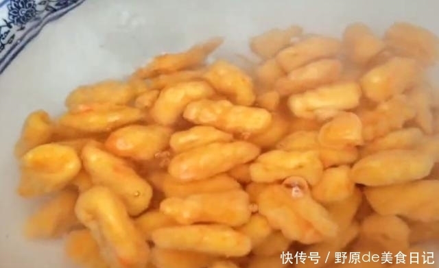 胡萝卜要多吃，教你新做法，加4个鸡蛋，营养美味，比吃肉还要香