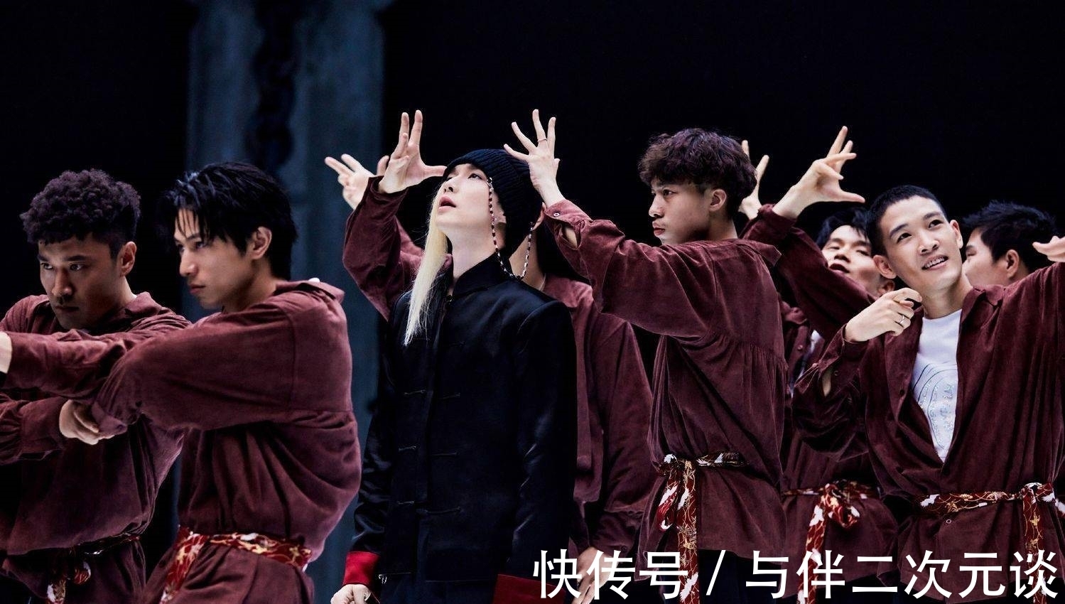 賣萌|張藝興《這就是街舞4》大秀造型曝光 極致冷感,王一博隔空賣萌