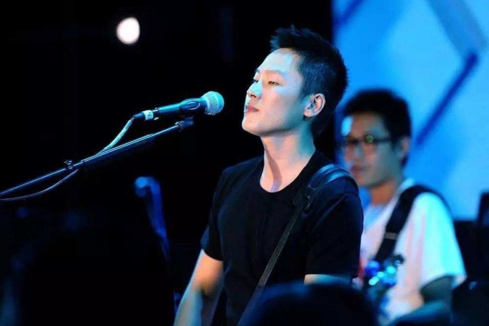 《浪姐2》总决赛：继《中国好声音》后，梁博、那英师生再度合作