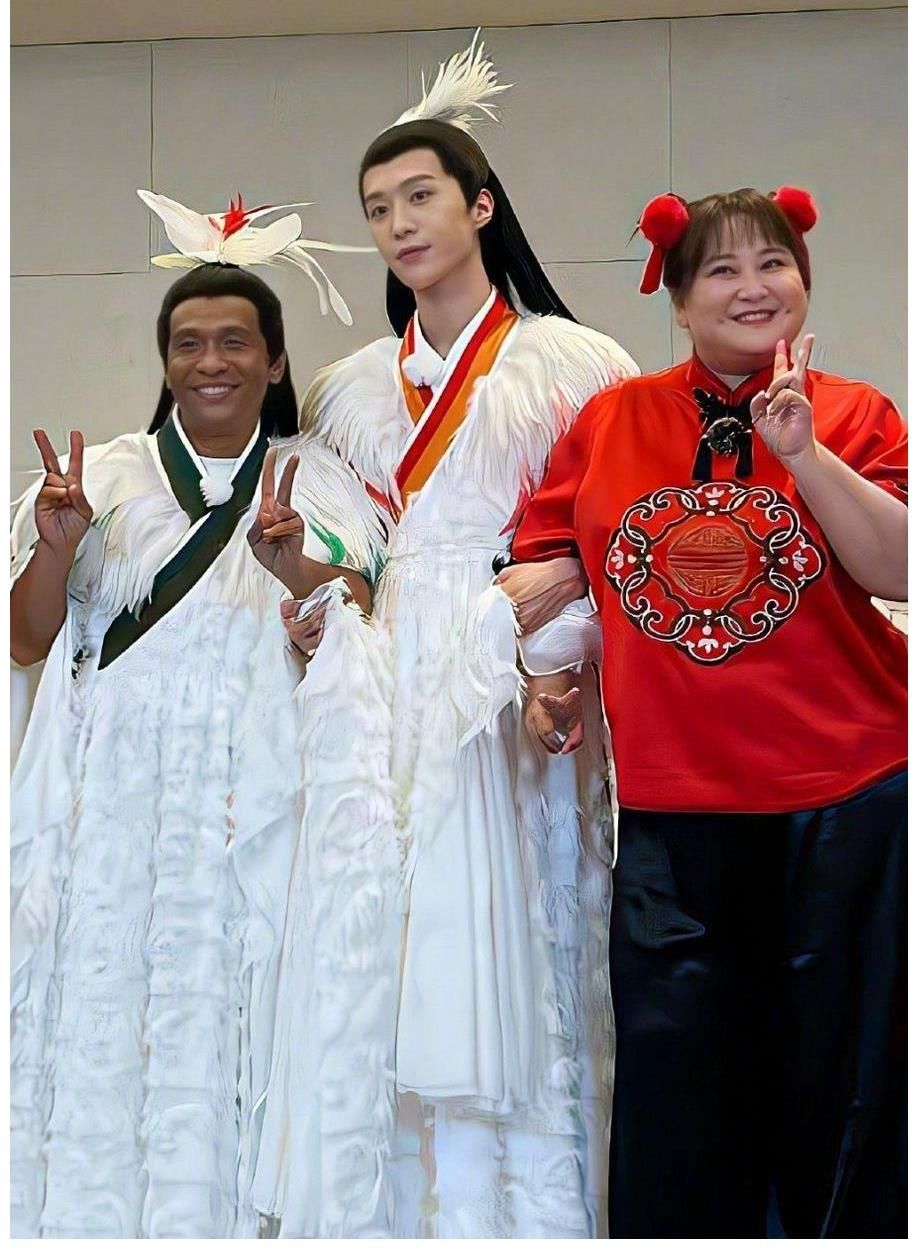 笑不活了！楊洋cos黑貓警長，范丞丞cos尼克？宋小寶、楊迪猜不到