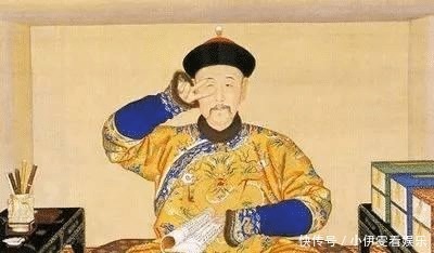 转身|皇上出一上联,考生答不出转身就走,皇上:别走,你就是这届状元