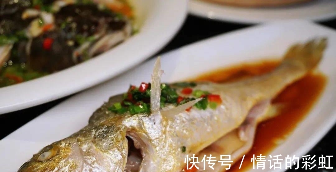 营养物质|为什么摔了一跤就骨折?建议:50岁后,3种肉要舍得吃,补充营养