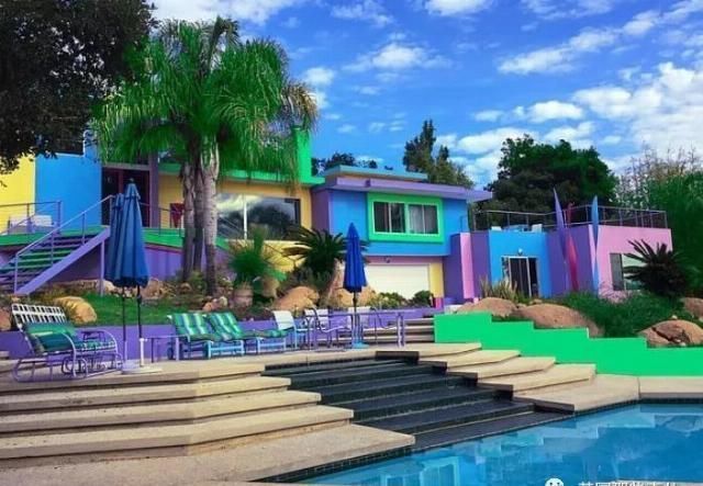 色彩|美国艺术家把自家改造成彩虹屋这色彩,意外的辣眼好看啊