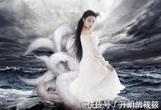 聊斋志异|董公把符贴到墙上后，狐精一点都不怕，抛掷砖瓦反而更加厉害了