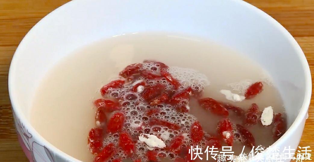 橘子皮别再扔掉了,用水煮一煮,没想到这么实用,看完后涨见识了