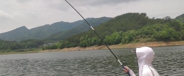 钓翘嘴知道这些，会让你收获满满，钓的非常过瘾