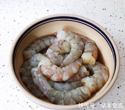 虾仁豆腐煲健康营养、不油不腻,一家人晚饭吃真舒服