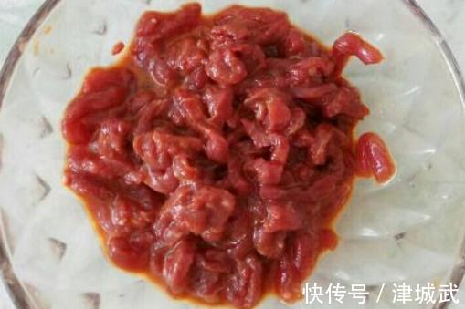 十月最适合吃茭白,配点牛肉丝一起炒,家常美味,吃两碗饭都不够