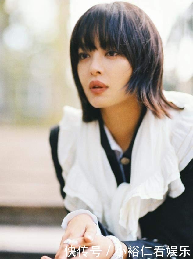 刘海|丸子头已经不流行了,今年这5种“发型”是真火,简单大方显脸小