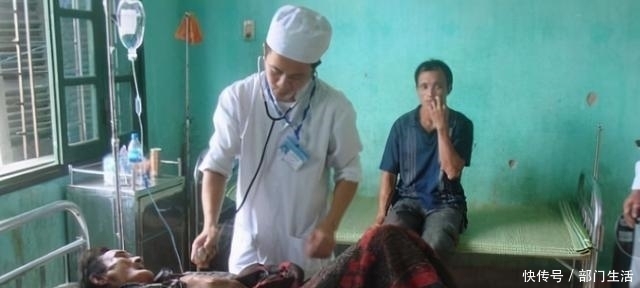 躲避|缅甸父子为躲避战乱,在森林活了41年,儿子看见女人稀奇