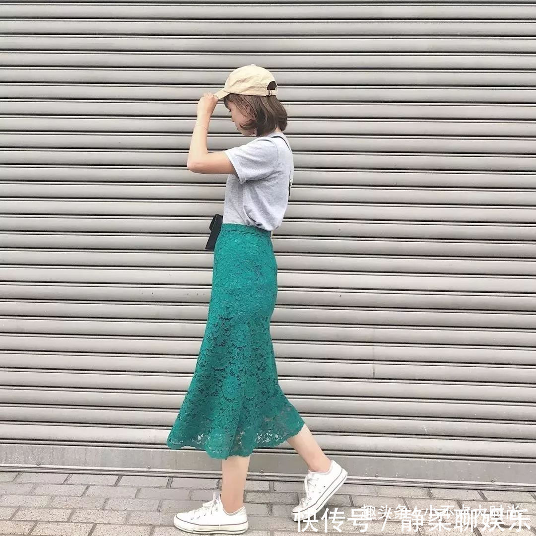 t恤|日本小个子妈妈初秋穿搭真显高!简约又气质,适合所有小个子!