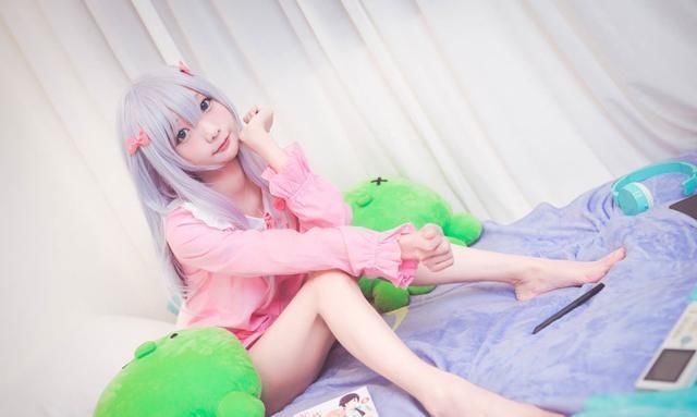 cos|COSER为还原角色有多拼?不仅“光脚上阵”,大佬直接剃“秃头”