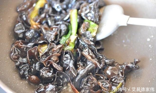 黑木耳|含“天然阿司匹林”的它，隔三差五吃1次，血栓可能悄悄“离开”