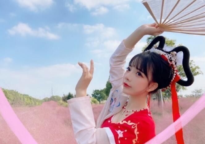 狐妖小红娘|王奕萌穿汉服可爱迷人,却因头上装饰被群嘲,不尊重传统文化
