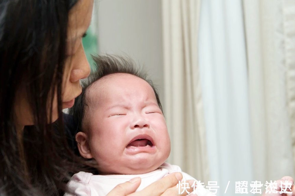 宝宝|孩子睡觉时有3个现象,说明辅食添加过度,脾胃出现问题了