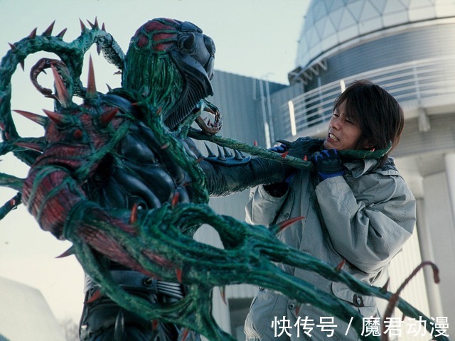 植物|假面骑士剑:藤蔓不死兽,以低等级的战力打出高水平的战斗状态