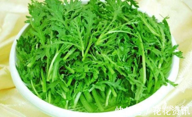 食物|人到中年像长寿，常吃4种食物，排毒清肠，软化血管，好处多多