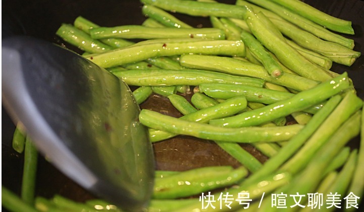 肉香|夏天，少吃肉多吃素，这菜吃起来比肉香，我家隔三差五非吃不可