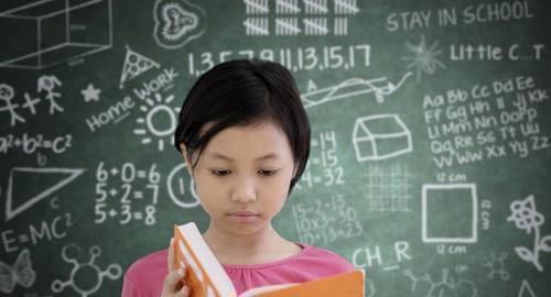 午觉|俩孩子，一个经常午睡一个从不午睡，多年后，3个方面差距很明显