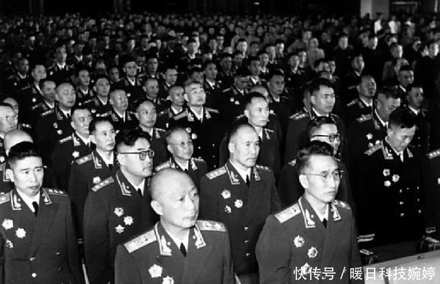 1955年授衔时,有许多老红军很难评衔,主席