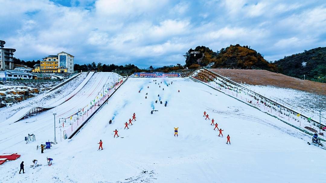 冰雪运动|辐射川渝陕 四川宣汉罗盘顶滑雪场成川东滑雪胜地