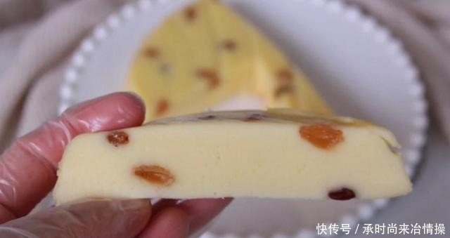 今天蒸一个酸奶蛋糕,不用打发不用烤箱,零失败,比烤的还要好吃!