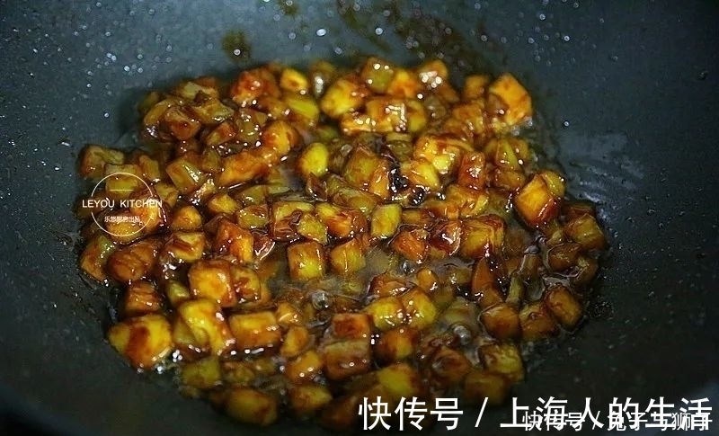 包子|纯素馅大包子,比肉馅的汤汁丰富,吃着更香