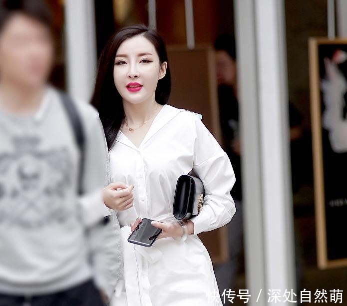 7位美女一个比一个美,最美的当属宝蓝色金丝绒美女!