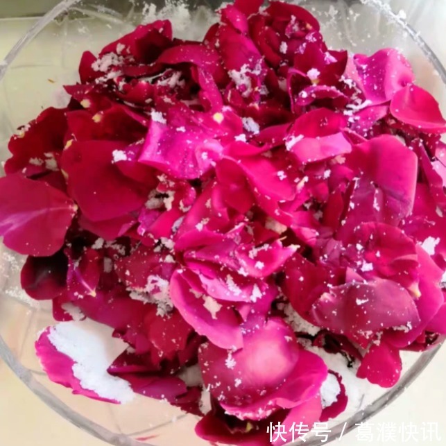 排毒|玫瑰花加一把它，每周吃一些，排毒淡斑，肌肤像冻龄，体重不过百