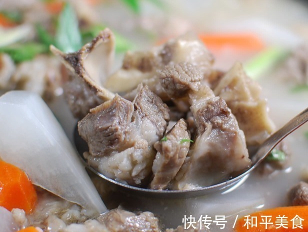 炖羊肉汤时,这3样缺一不可,汤浓肉香无膻味,可惜很多人不知道