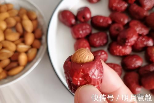 大杏仁|45块钱一斤的网红奶枣，在家做比牛轧糖还简单，成本实惠还省事