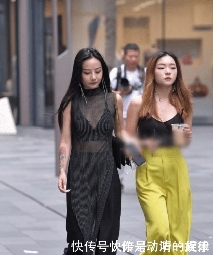 嫂子嫌天气热，裙子穿了像没穿，表哥都快成醋坛子了