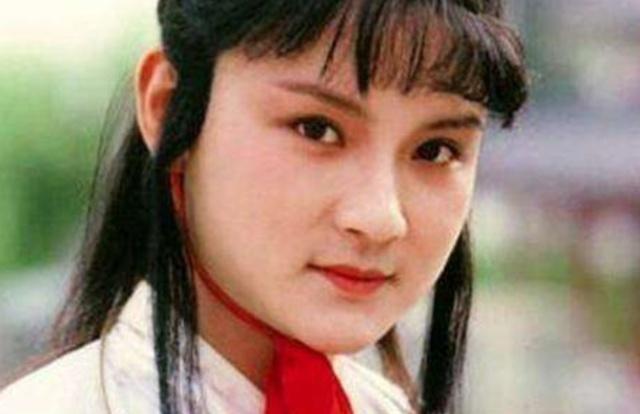 碧玉佩!邢岫烟和宝玉同一天生日,那么这两人有什么特殊关系