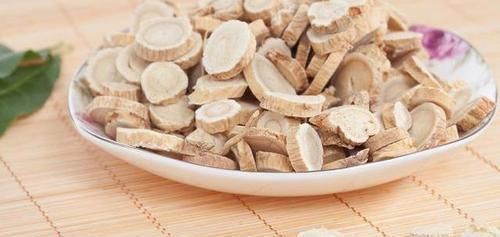 黄芪和它“天作之合”,泡水喝一喝,祛湿排寒,帮你的肝肾大扫除