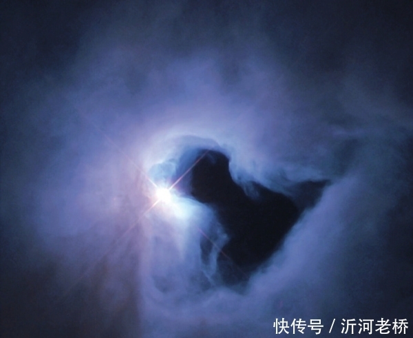 精选一组宇宙大图；地球最美极光图、宇宙有中心吗？