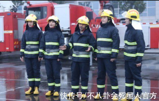 《你好星期六》开播,节目乱七八糟、像个大杂烩,何炅完全带不动