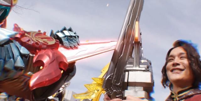 圣剑|假面骑士圣刃:目测有4人知道飞羽真的身世,但谜语人的世界不说