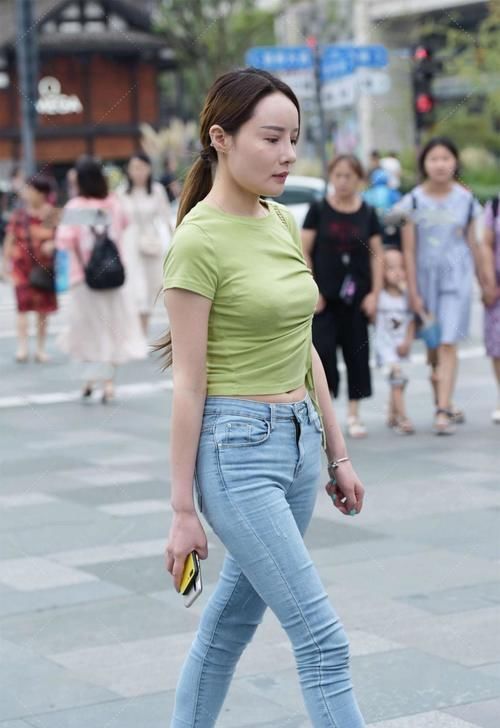 抹茶绿 当抹茶绿遇上牛仔蓝,经典又洋气,看上去舒适干练