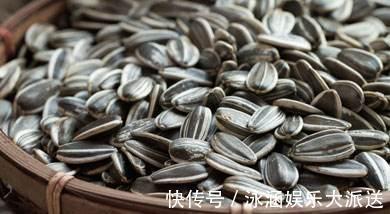 中国食物成分表|常把瓜子当零食吃,对健康有好处吗奉劝大家1种瓜子坚决不碰