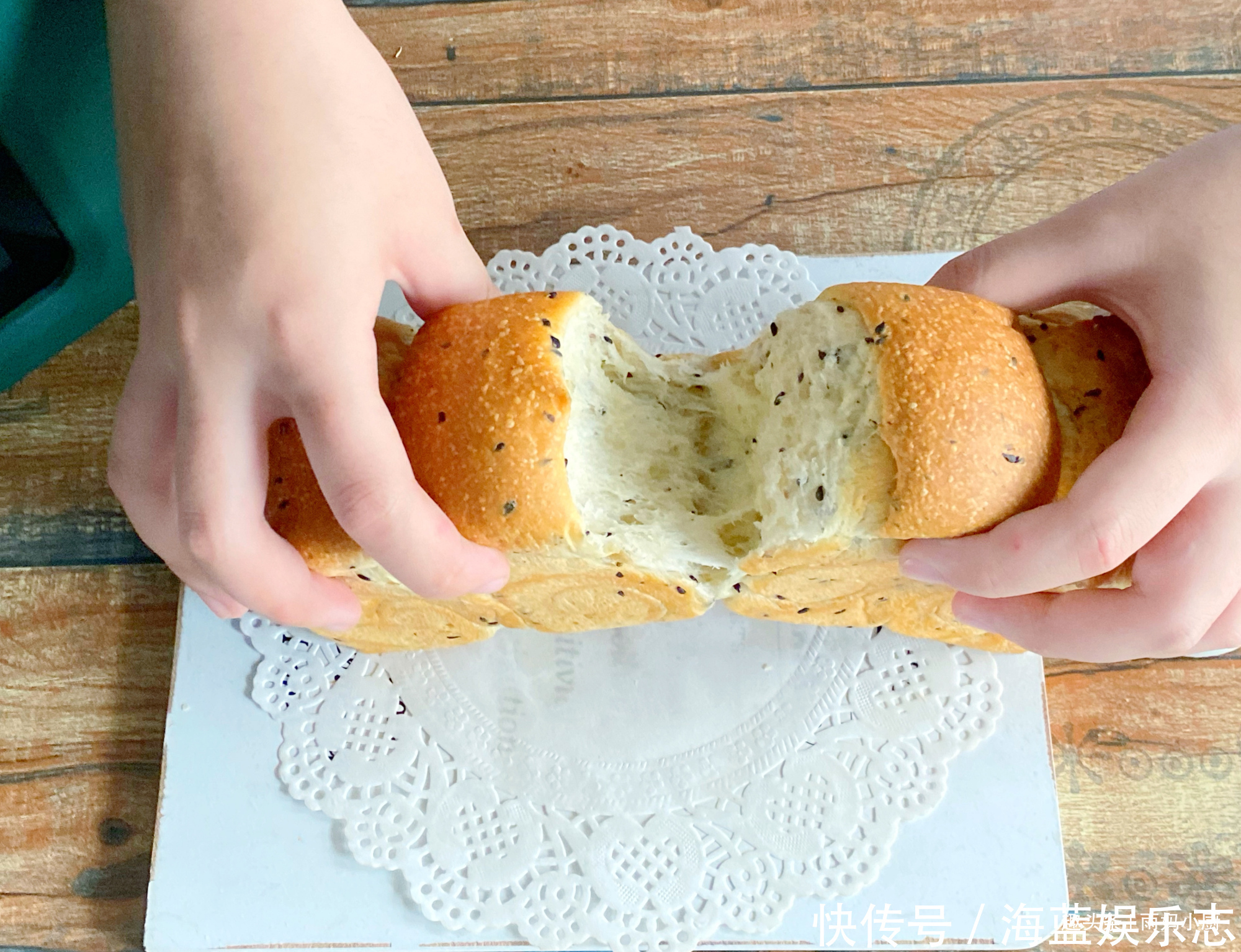  试试|做面包别只会用面包粉了，试试加点它，口感Q弹又松软，层层拉丝
