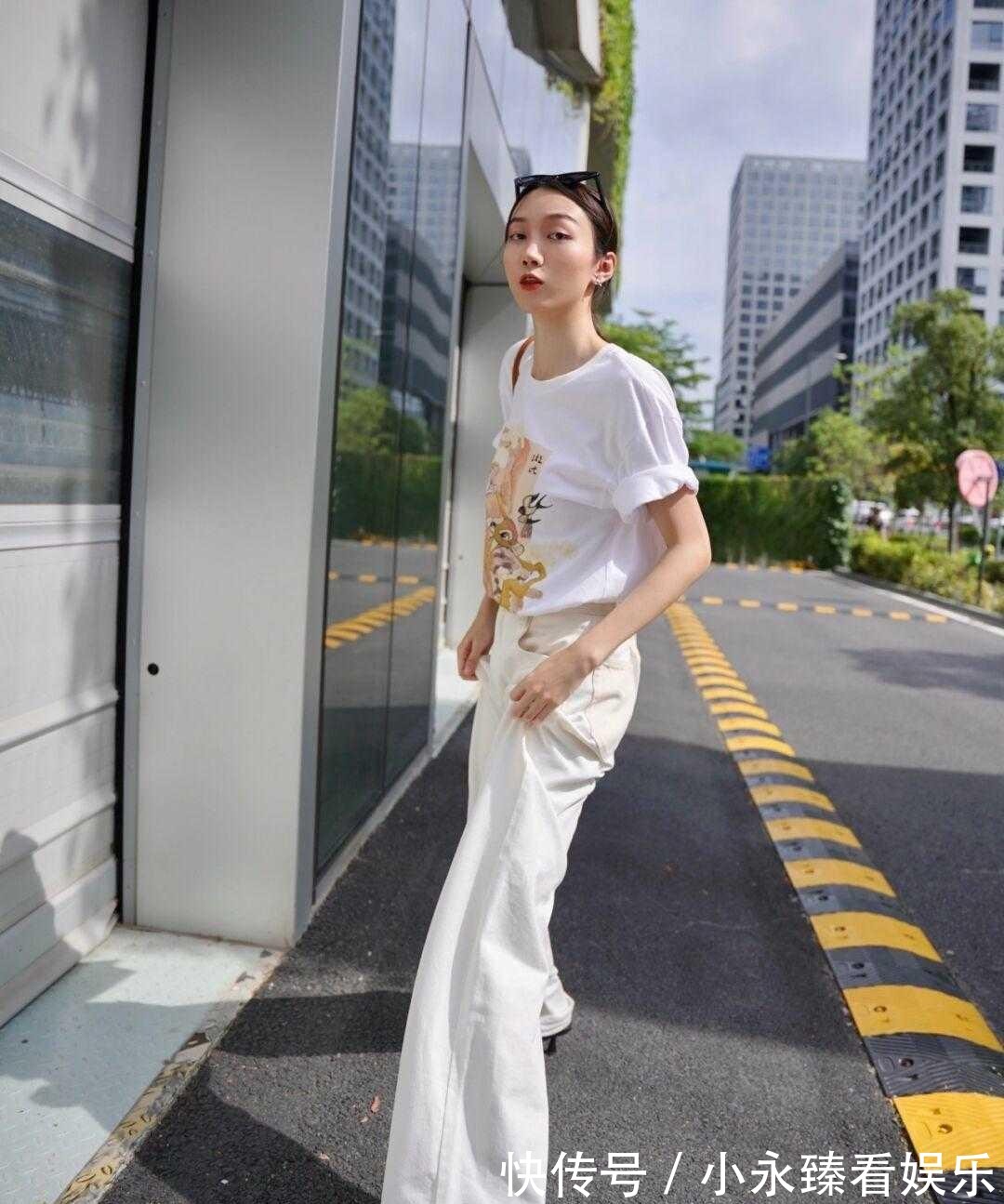 百搭|穿T恤觉得太普通了？可能是没选对款式，这些T恤百搭时髦不挑人