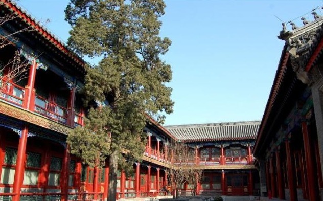 金银珠宝|贪官建造的顶级豪宅,到处都是藏满金银珠宝,抄家就搜出8亿赃款