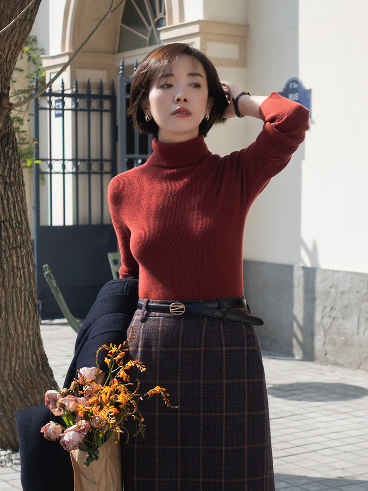 时髦|冬天的“毛衣”该怎么穿?建议搭配半身裙,让你温柔时髦有女人味