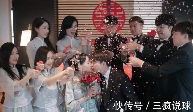 武汉队|恭喜!国足当红国脚大婚,新娘穿唯美婚纱好美,眼含热泪奉子成婚