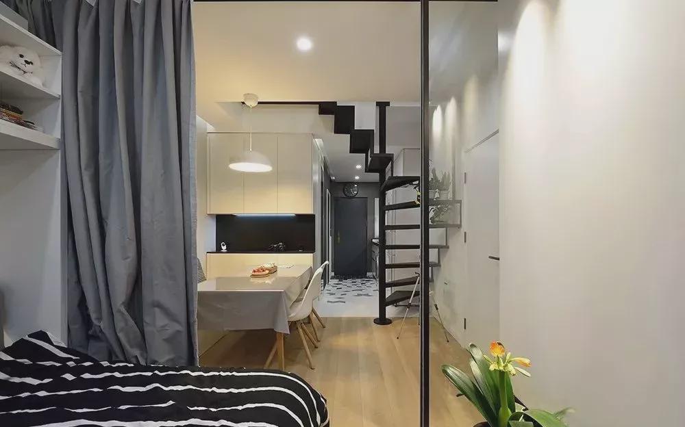 次卧|夫妻买下48㎡带阁楼二手房,装出3室1厅+书房,5口之家太幸福了